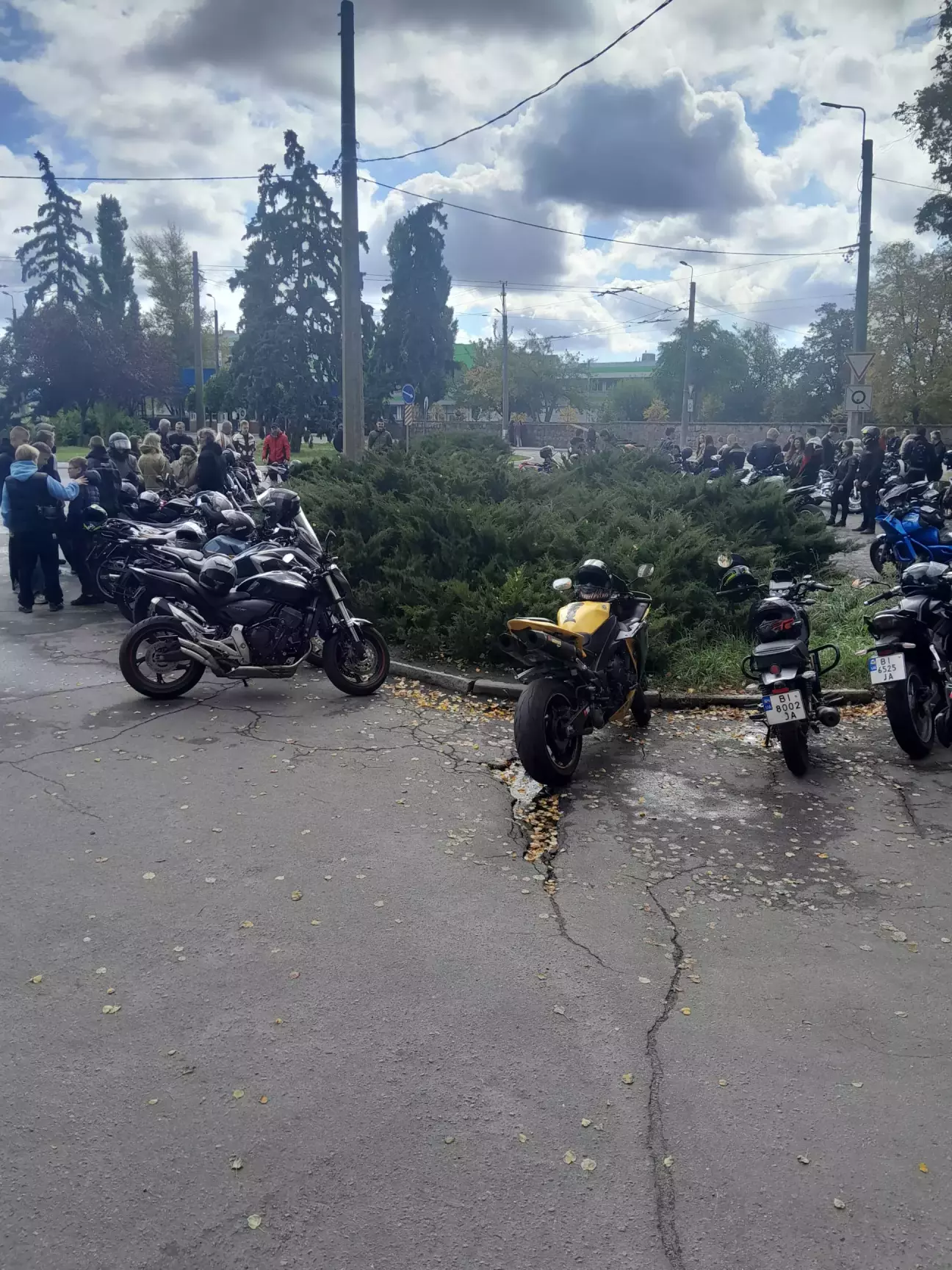 Але потім погодка наладилася і з'їхалось досить багато райдерів.