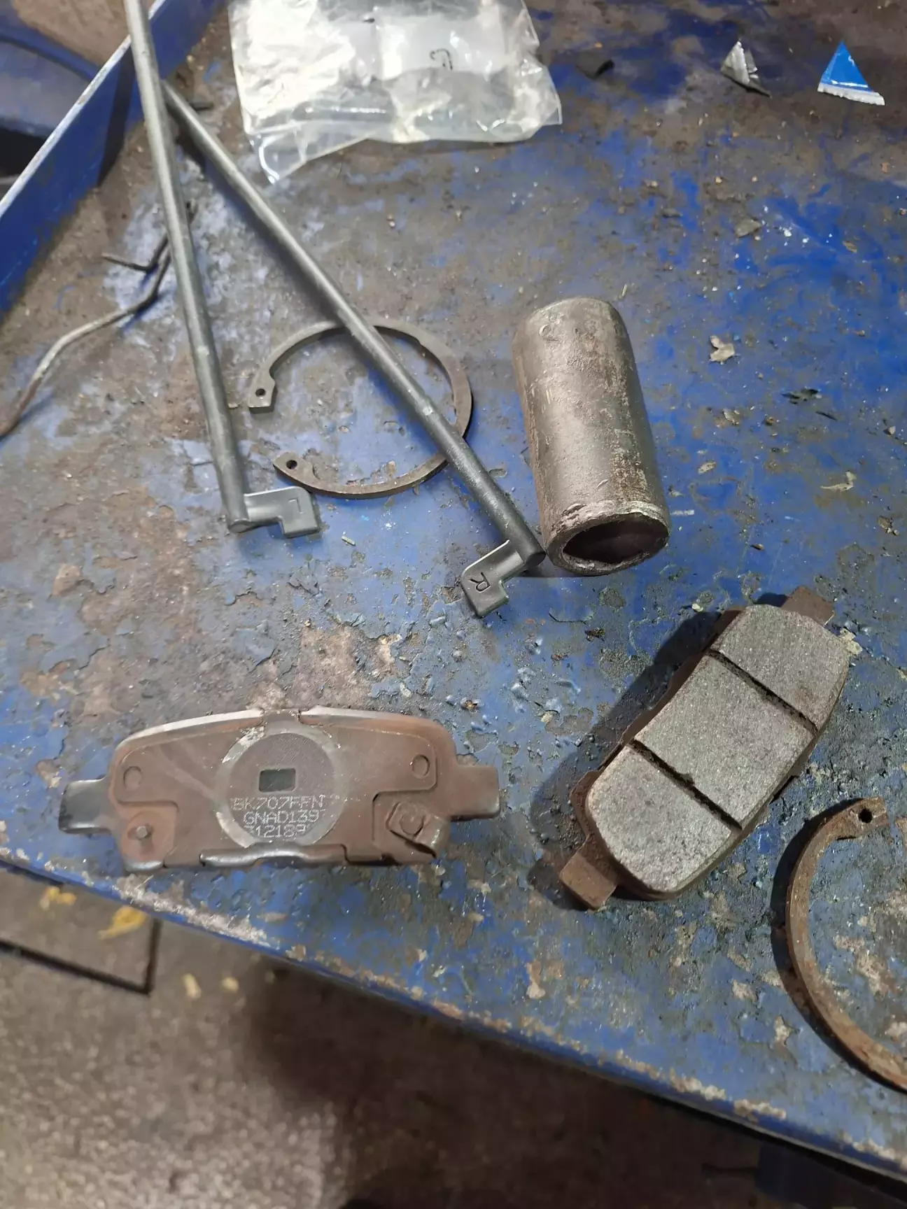 Старые колодки, так и не понял что тут стояло.