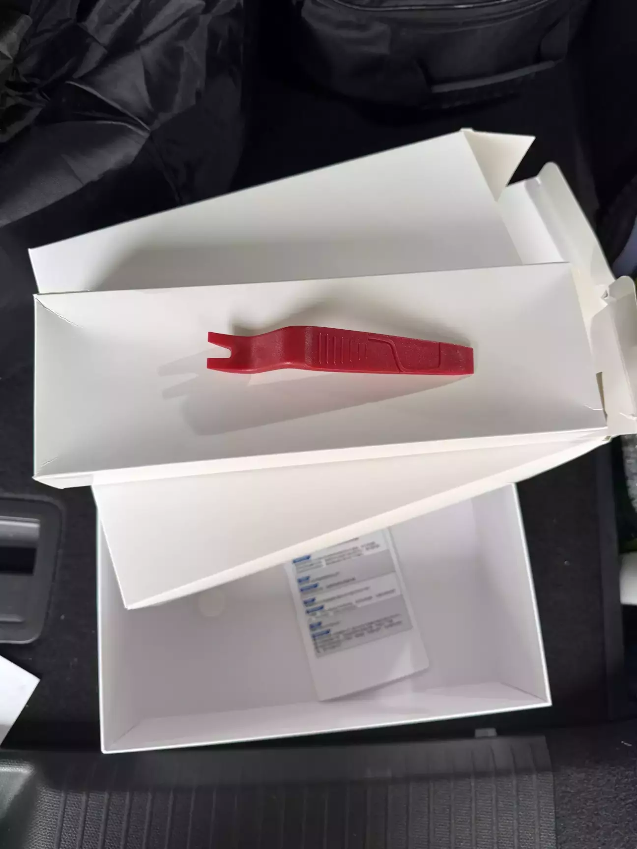 В коробку можна було китайця запхати, а приїхав інструментик)