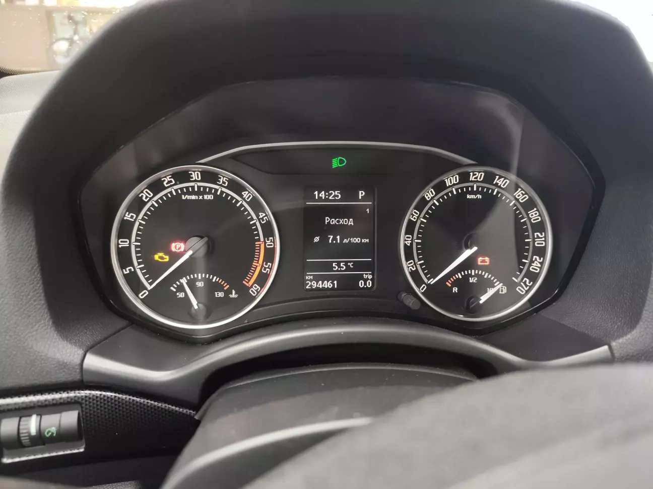 По традиції повний бак!) Джекі Чан в процесі вирішення!(