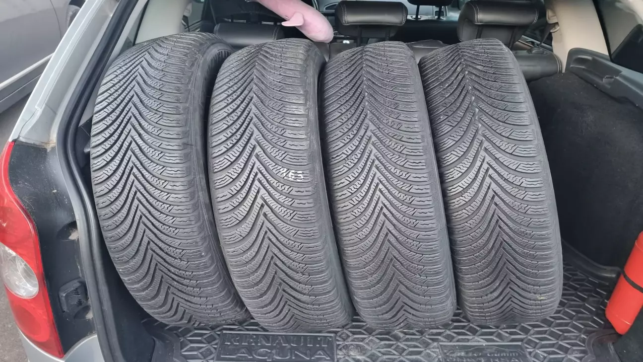 205/60/R16, 2023 рік, 6,5 мм залишок протектора