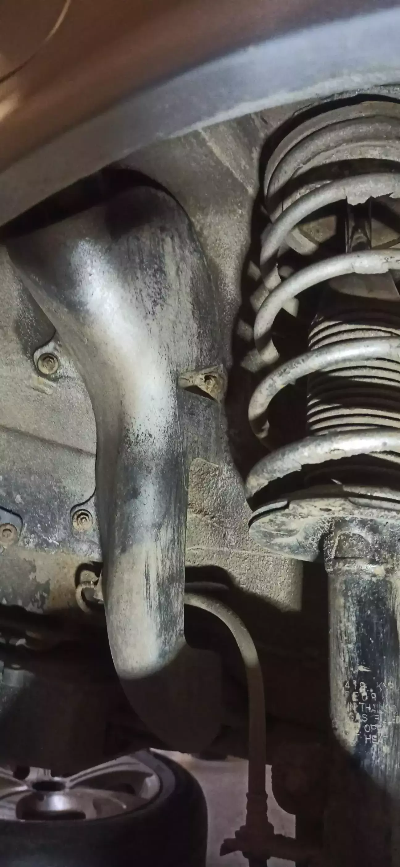 Кожух захисту паливної мвгістралі, люк-бензобак