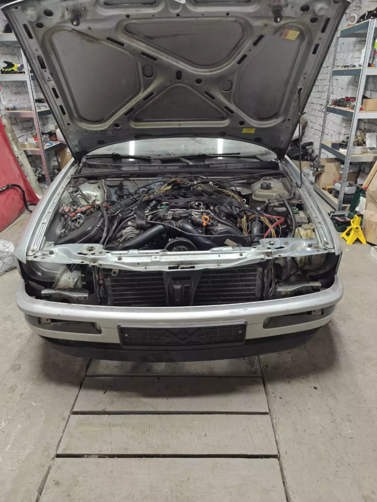 Двигун вже в тачці і підзібрана морда