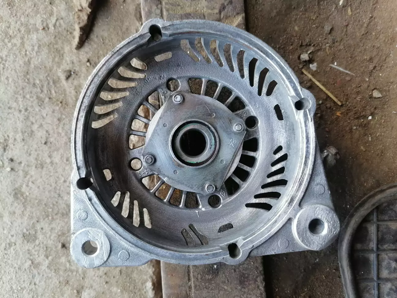 Задній підшипник готово