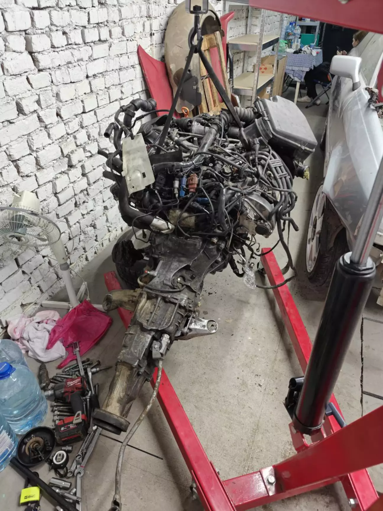 Зібраний двигун з коробкою