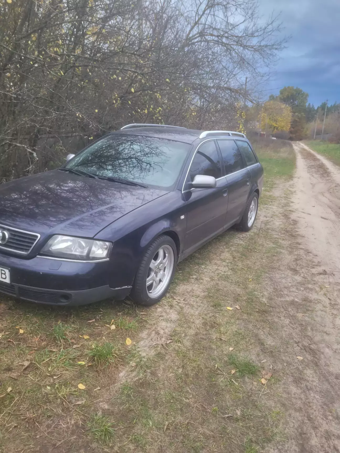 Але край арки точно по краю колеса...