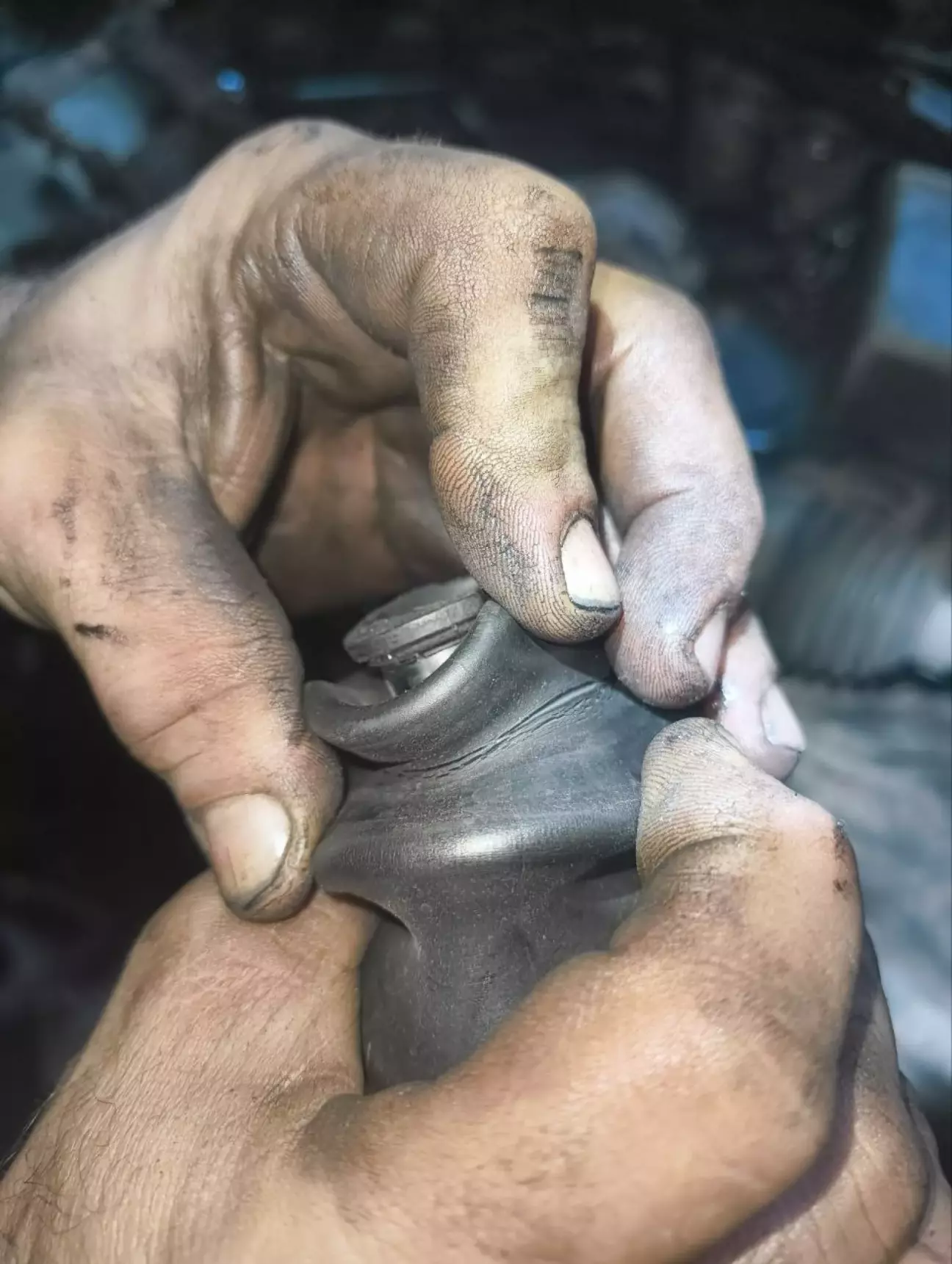 Одне з місць де на пильовику видно мікротріщині