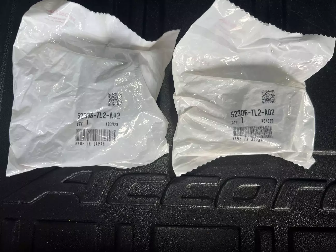 Нові OEM втулки заднього стабілізатора. Діаметром 17мм. для комплектації Type S.