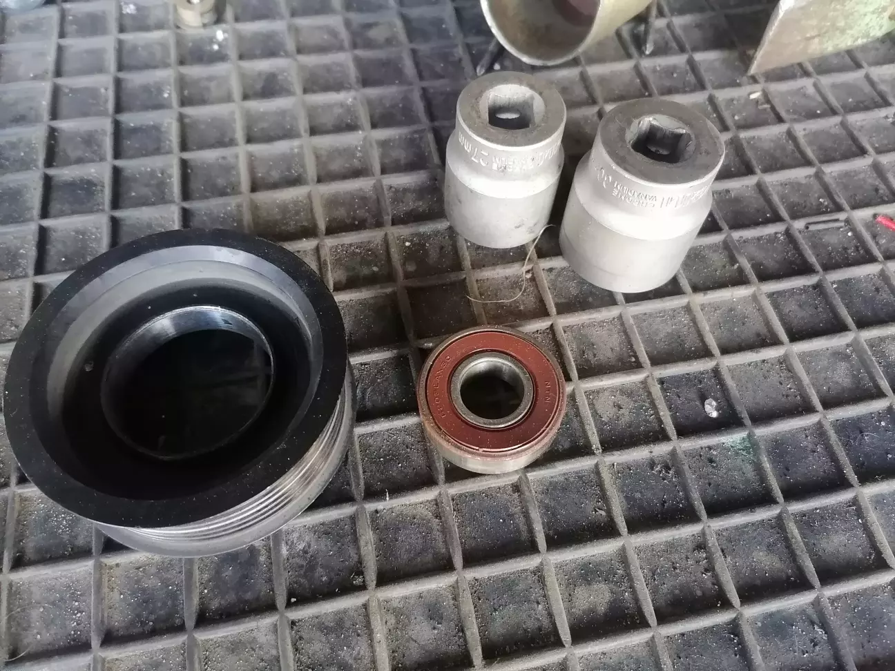 2 хв і старий підшипник знятий