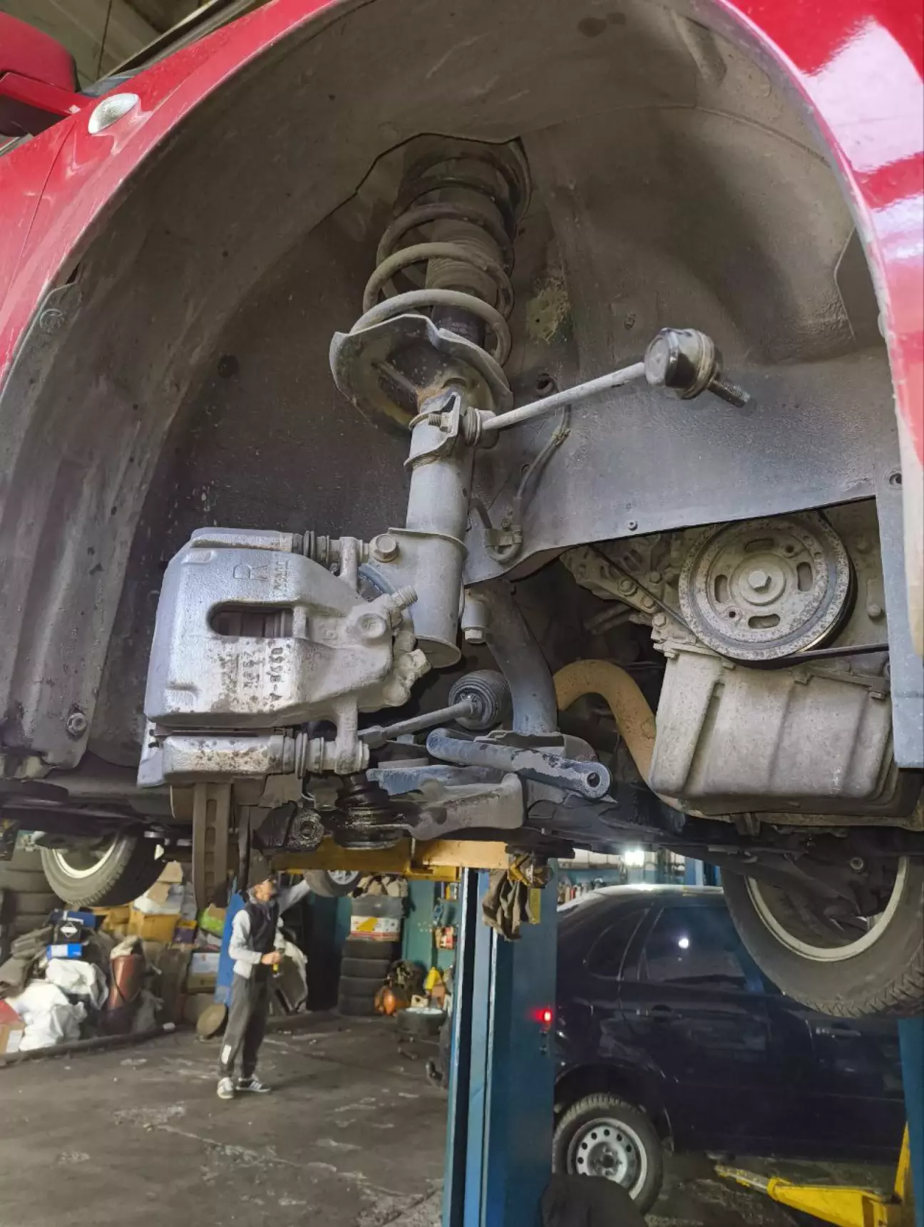 Полуосі немає, виглядає дуже голим