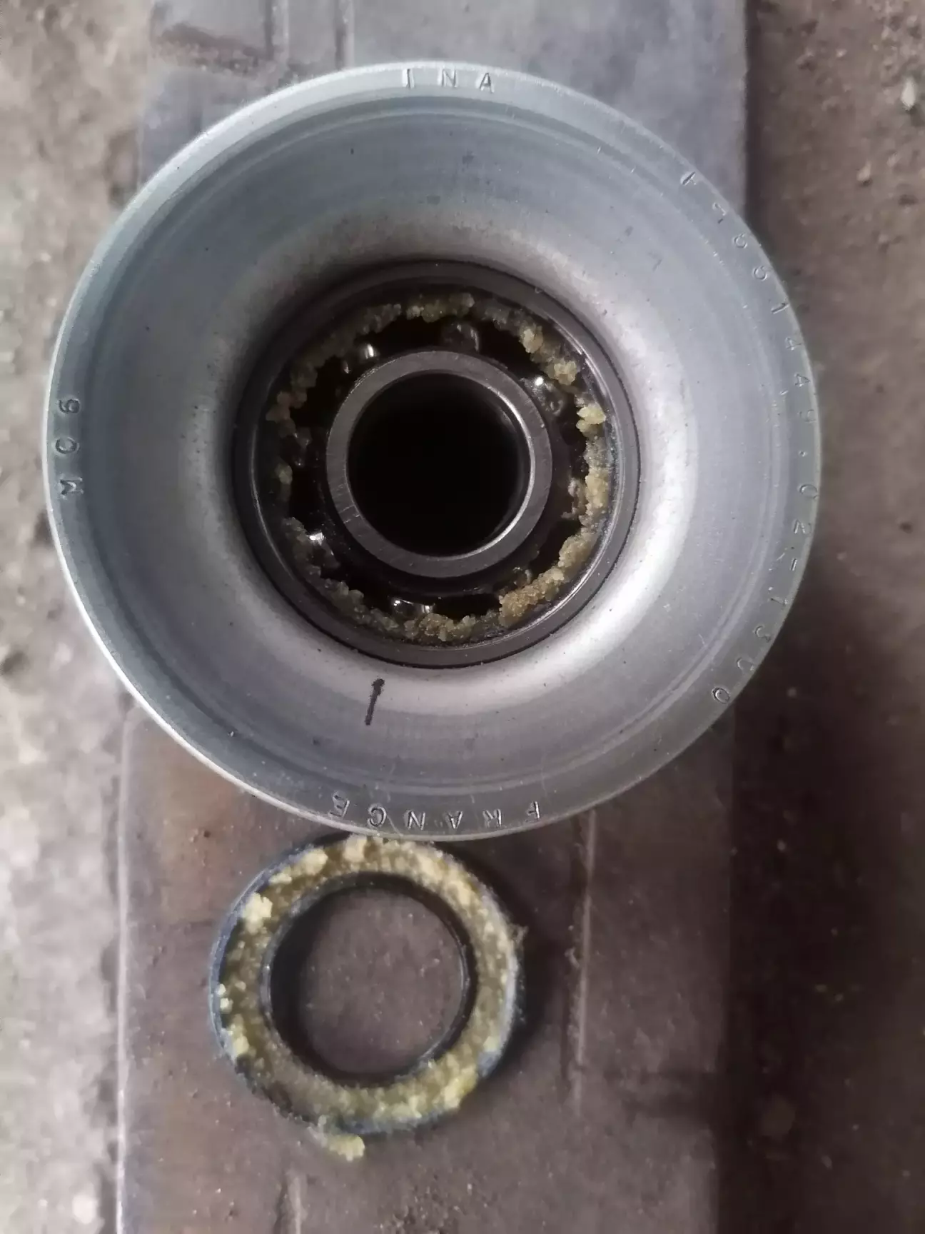 Мастило сухе - заміна. пробіг 34 тис.км