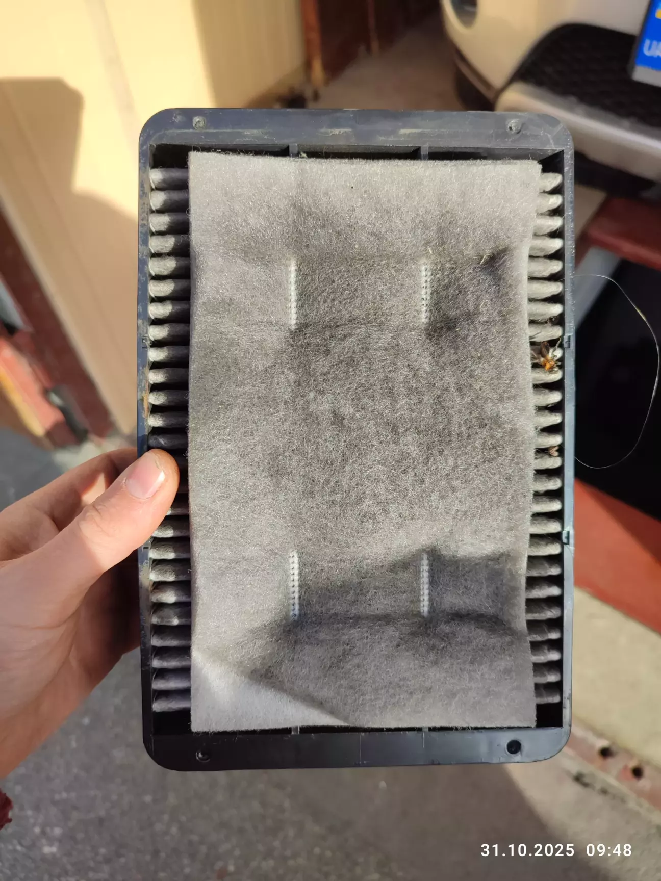 Фронтальна сторона повітряного фільтру