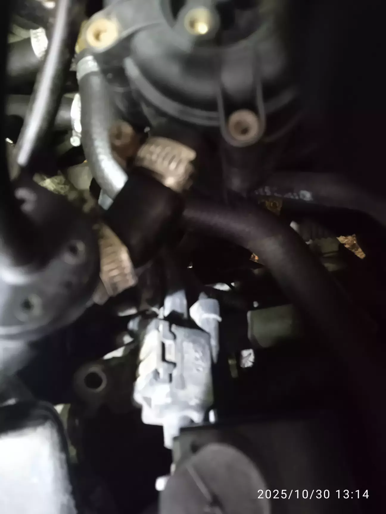 Расположение клапана адсорбера