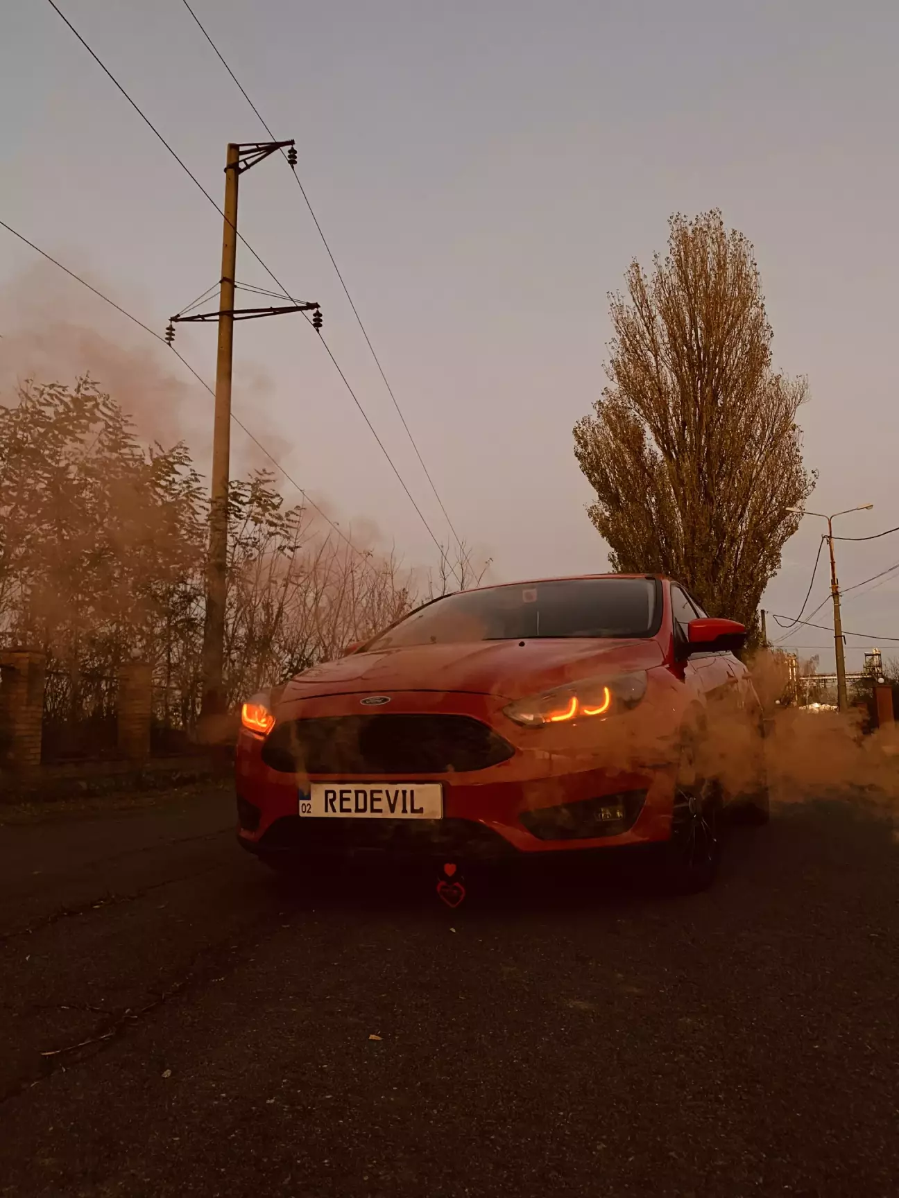 Я і бігала з тою шашкою навколо авто, щоб дим стелився, і ставила, але щось мені все не так було 😆