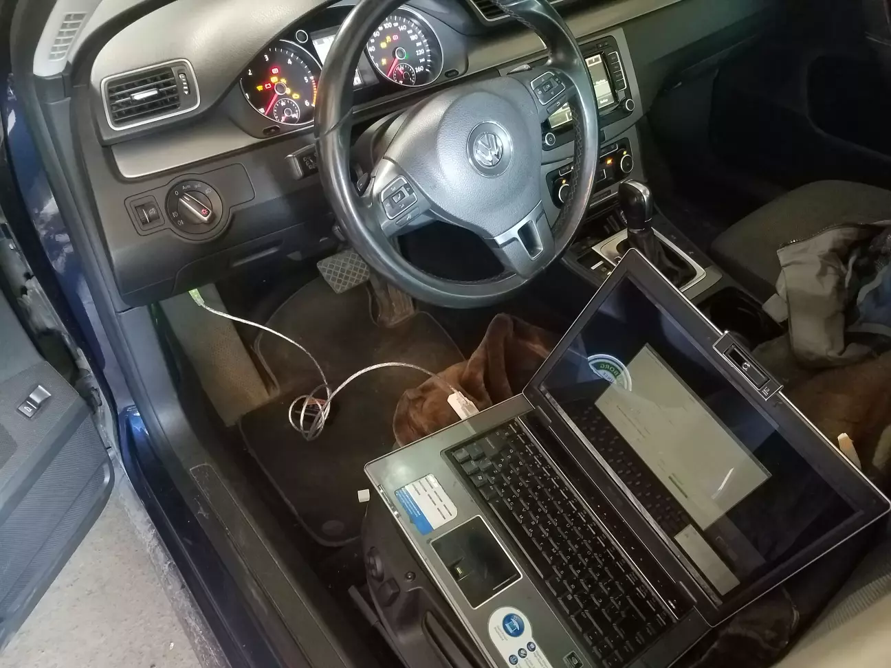 під час прошивки на приборці вся гирлянда світить, аж страшно)))))