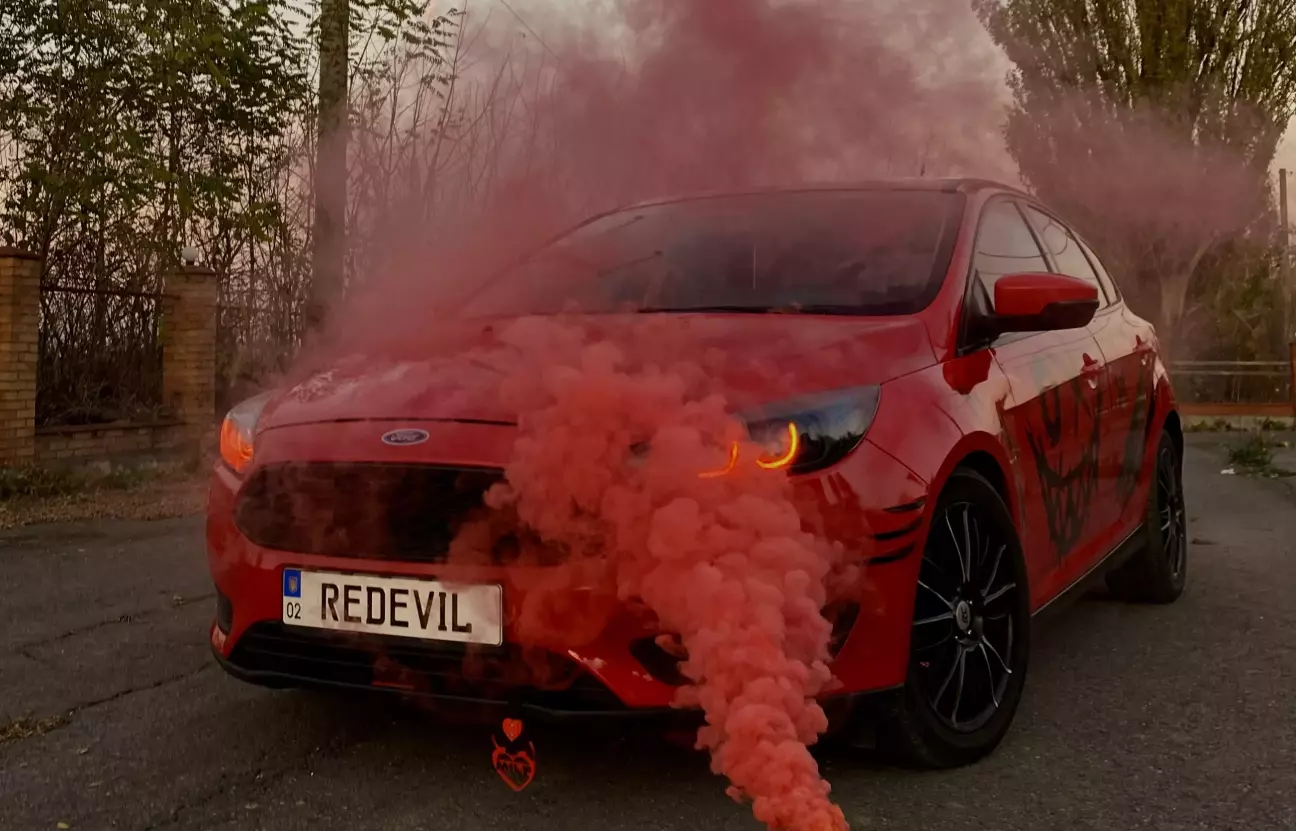 З червоним вийшов лише один вдалий кадр, з нього якраз і починала 🤭