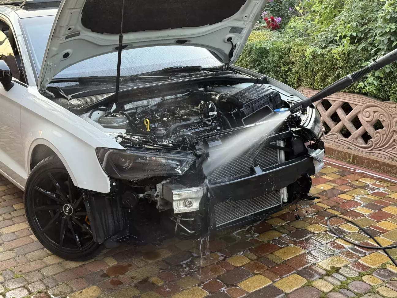 Мийка радіаторів + заодно помили підкапотку для красоти)