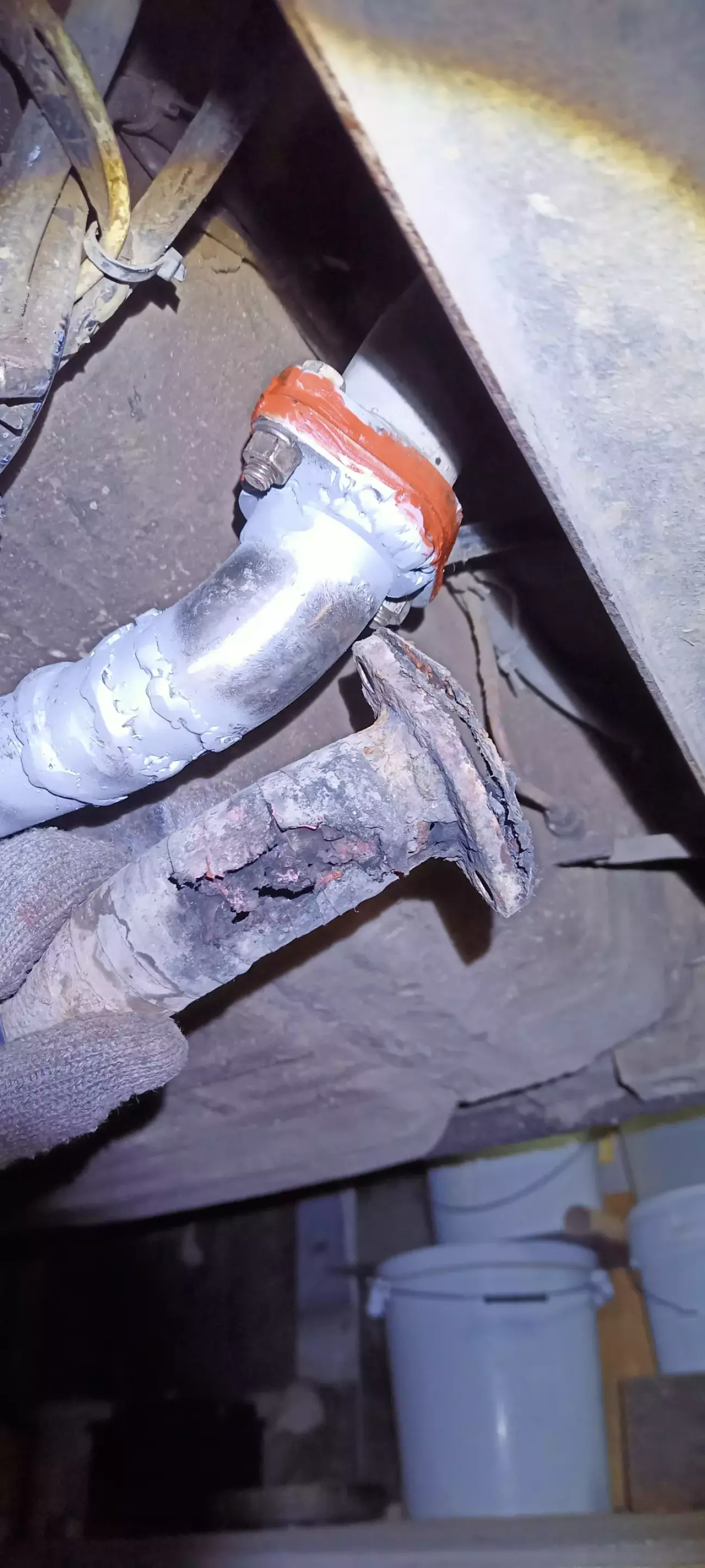 Робив з нержавійки. Оскільки кута на 120* не знайшлось, то довелось переробляти кут на 90*.