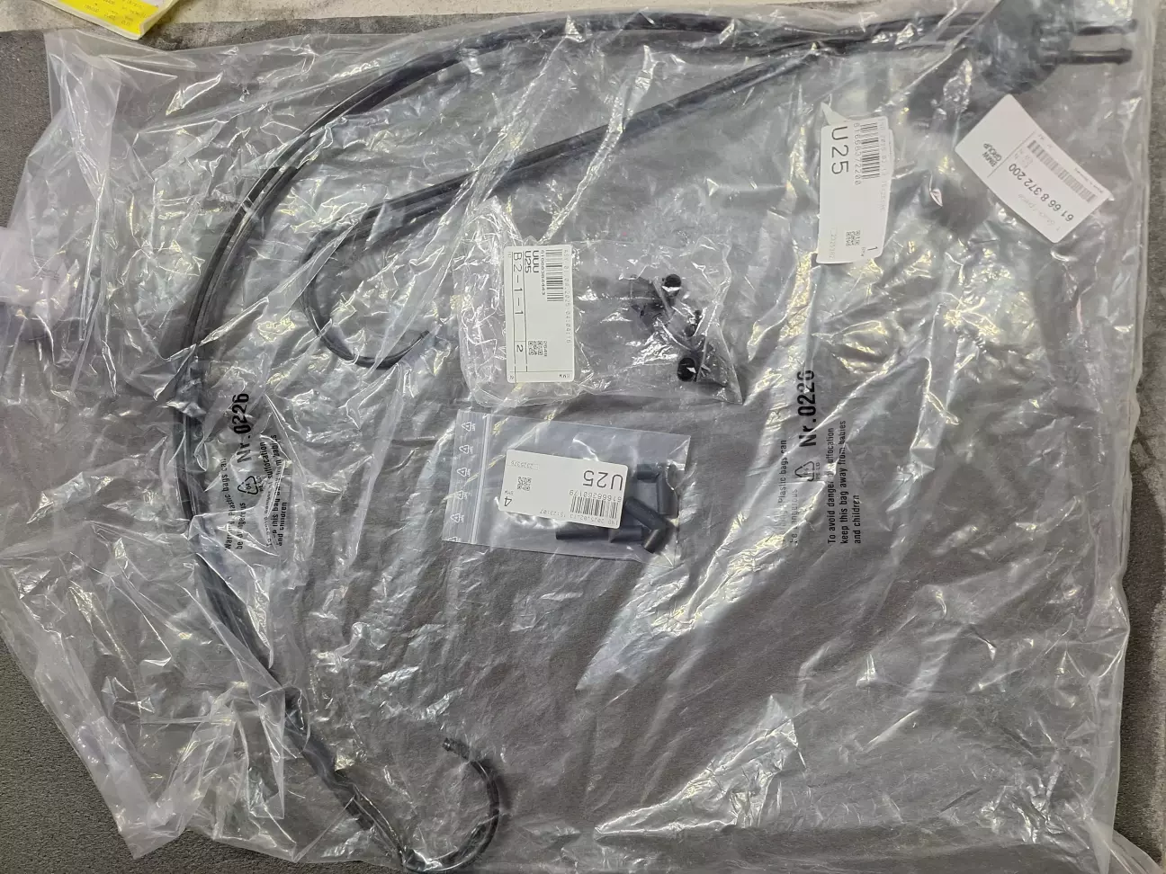 Трубки і уголки на форсунки. Форсунки теж нові з підігрівом.