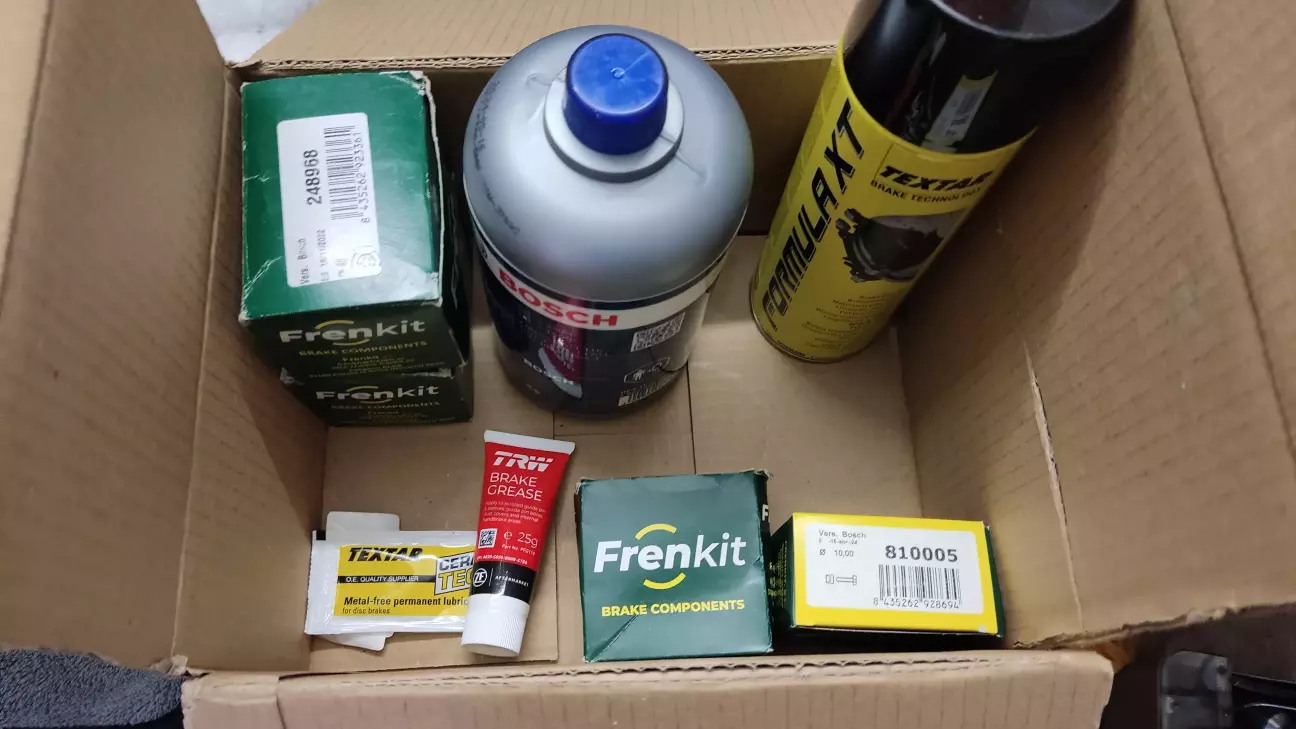 Запчастини/матеріали для ТО гальм (супортів)