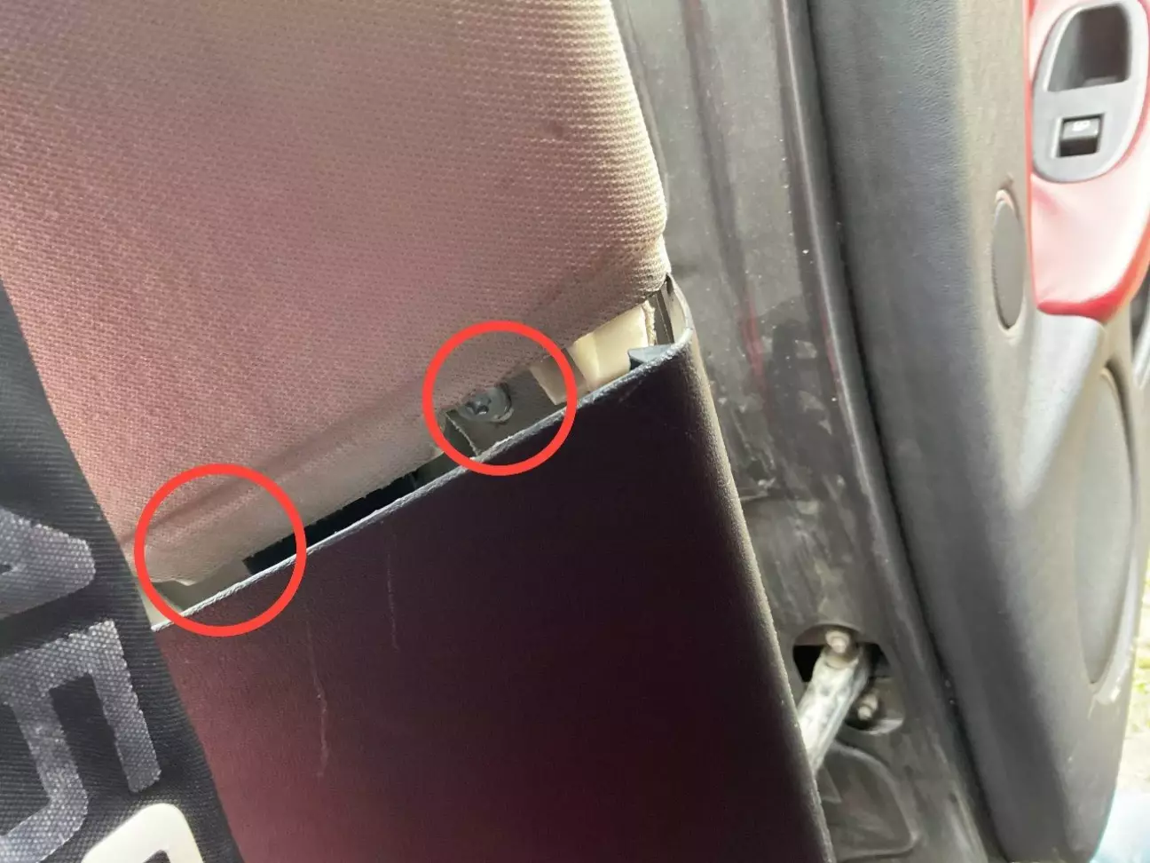 Етап 4. Викручуємо два гвинти torex 25