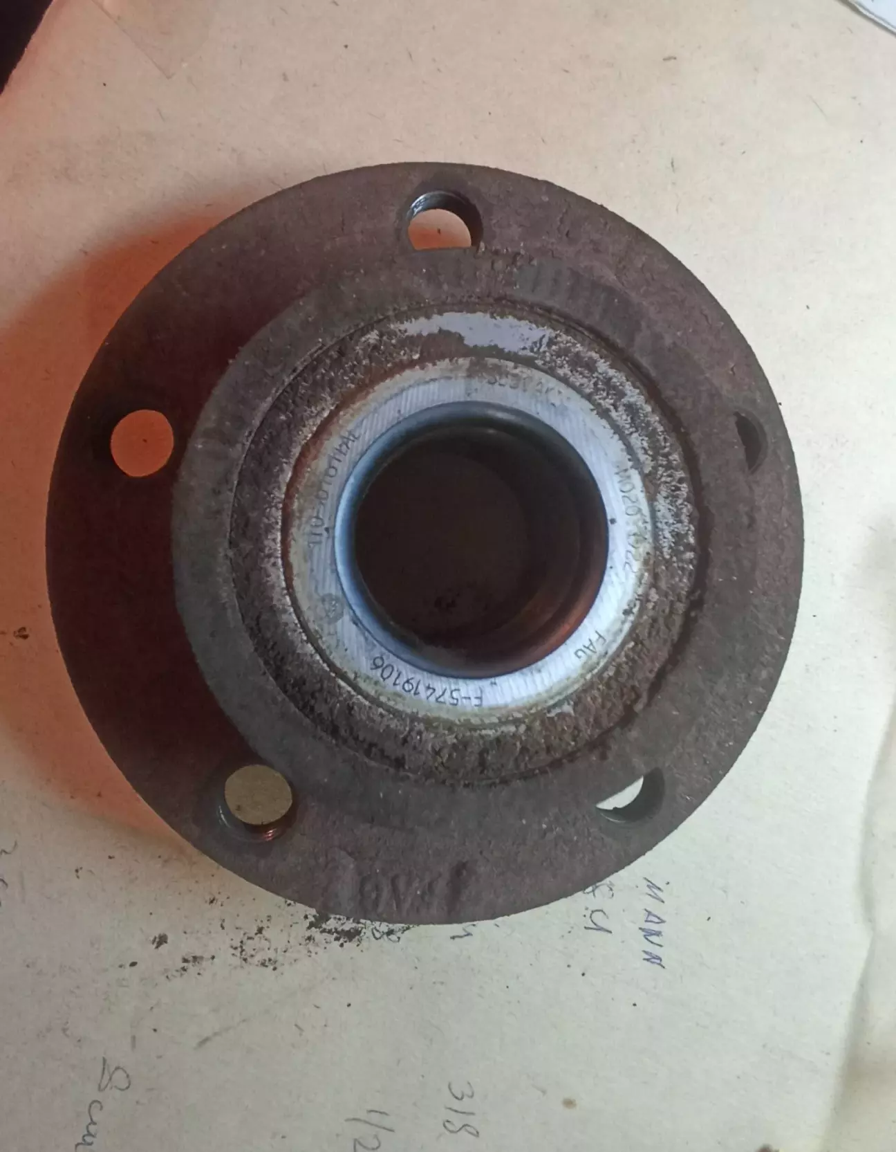 по написам на підшипнику ступиця оригинал з номером 1T0.501.611AL