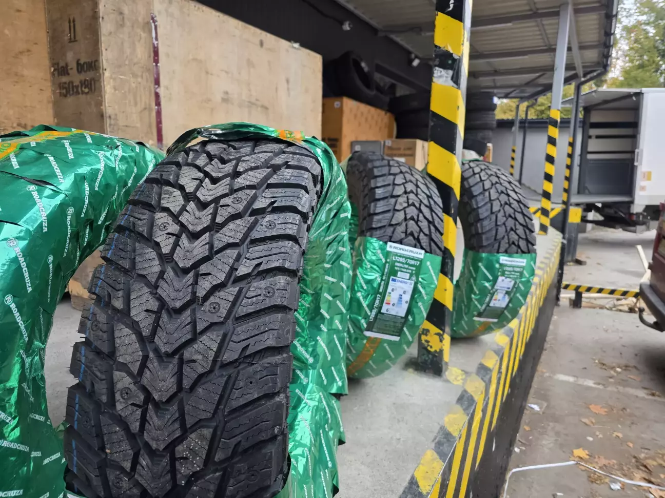 Roadcruza LT285 70 R17 Snow шось там далі...