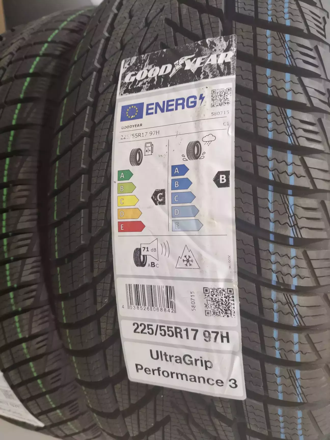 гарна наклейка гарної шини 24 року, зробленої у Словенії.