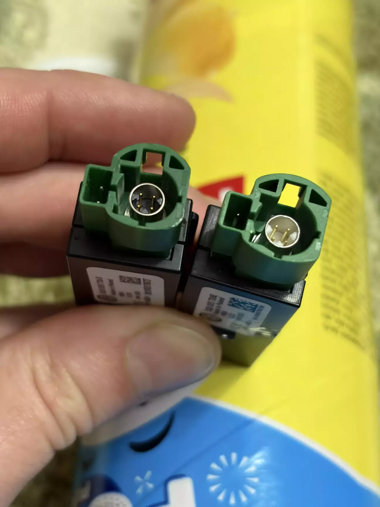 Ліворуч - не робочий, праворуч - робочий:)