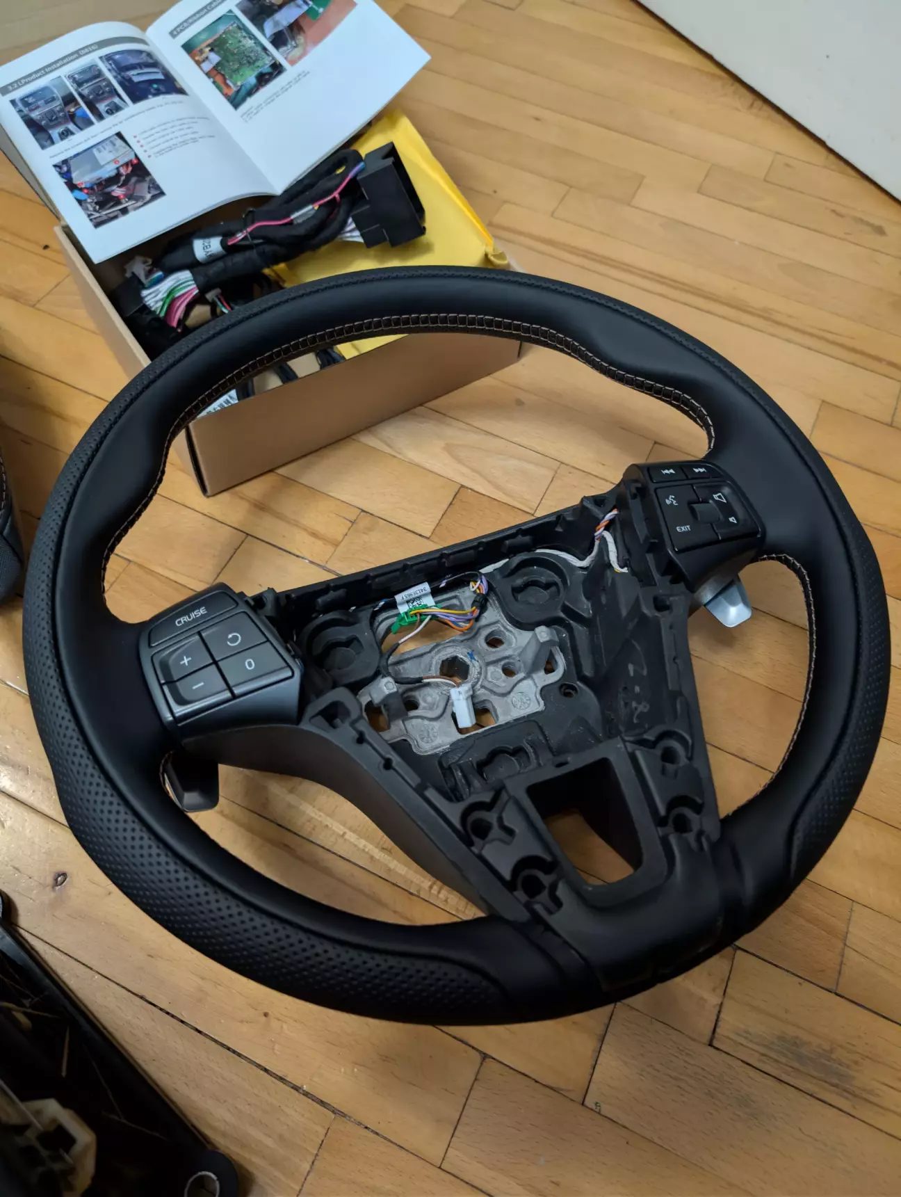 Перешите кермо з пелюстками і швом в колір оригінальних швів Cross Country 👌