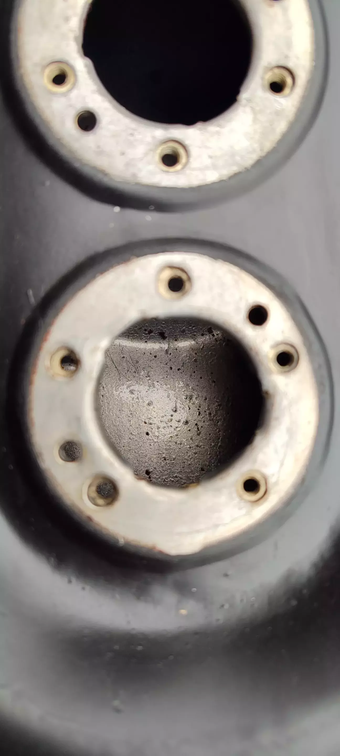 Новий бак промив чистим бензином, бо в ньому за роки зберігання було трохи сміття.