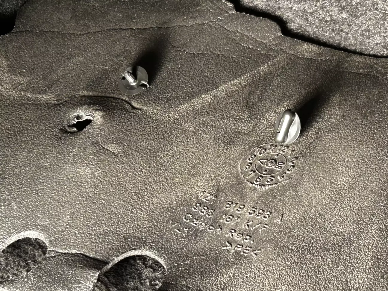 захисний екран та його тримачі