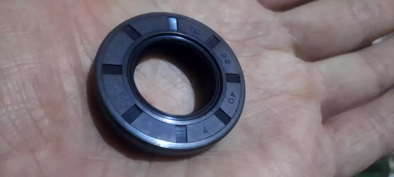Рідний сальник має бути 6мм,але 7мм нічого не змінює!