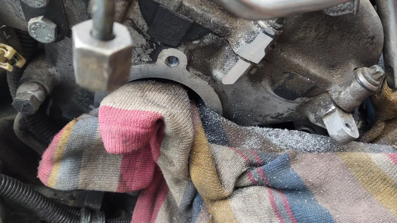 трішки подпиляти заважаюче кріплення