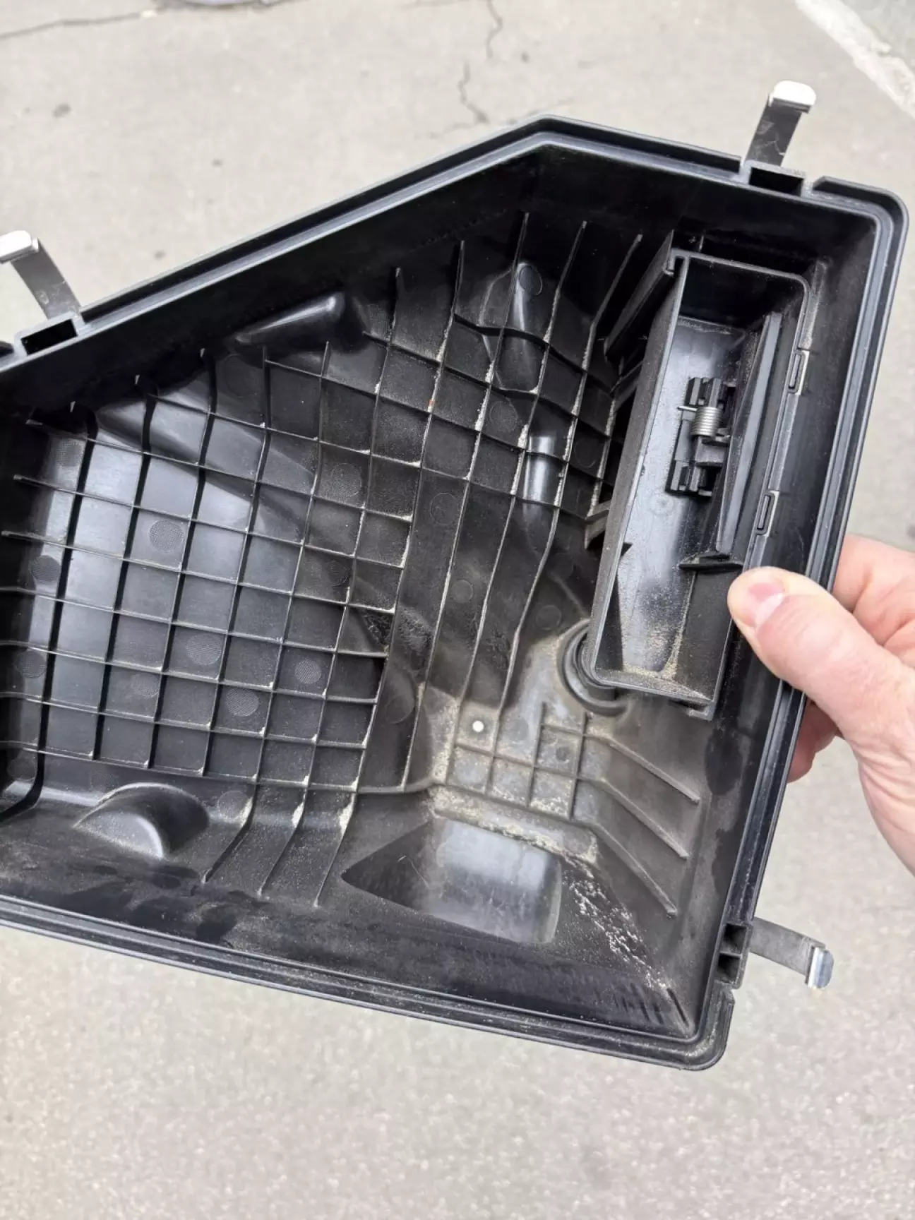 Всього за 10 місяців така кількість бруду в корпусі повітряного фільту