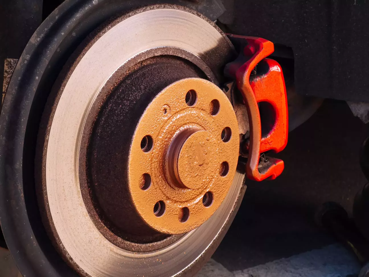 ще змастили і накинули назад колеса