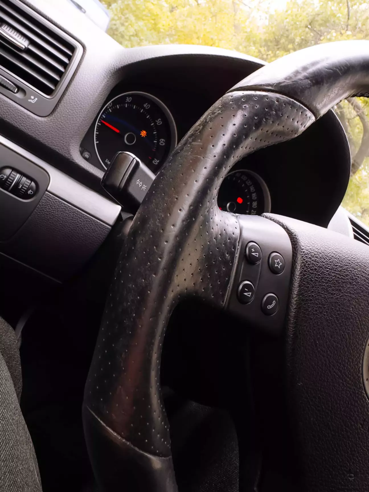 Одне із основних це перешив керма поки що ще вирішую, як саме буду шити, але точно буду!