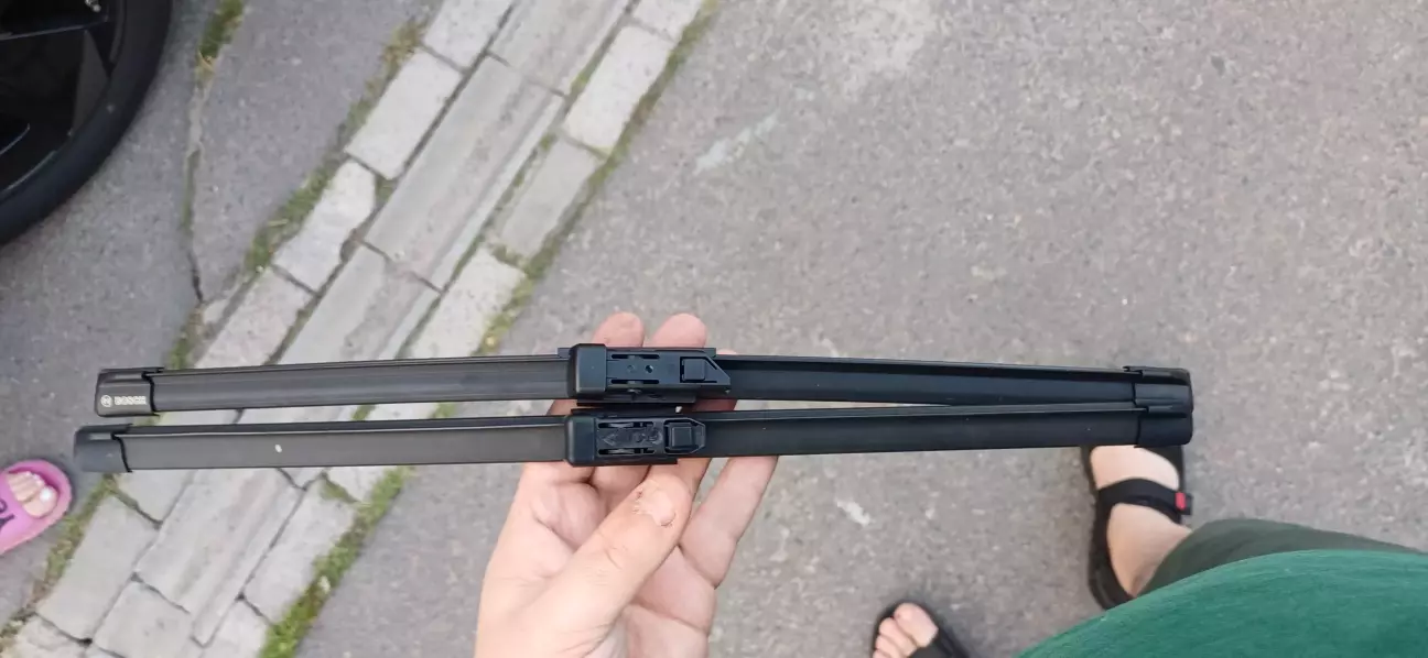 Порівняння оригінального і нового склоочисників