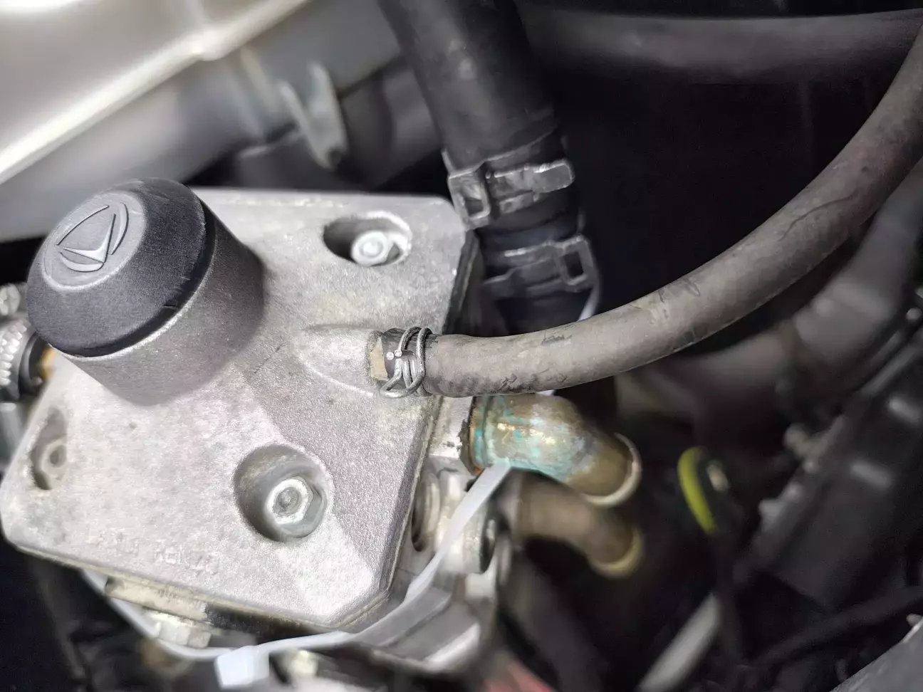 Шланги підігріву зняті і підключені через перехідник