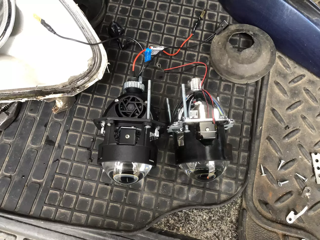 Порівняння лед і ксенонових лінз.