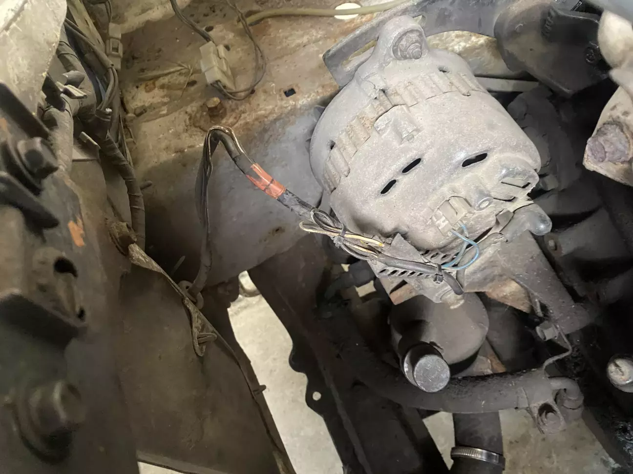 Дроти з цього пасажира теж знімаємо