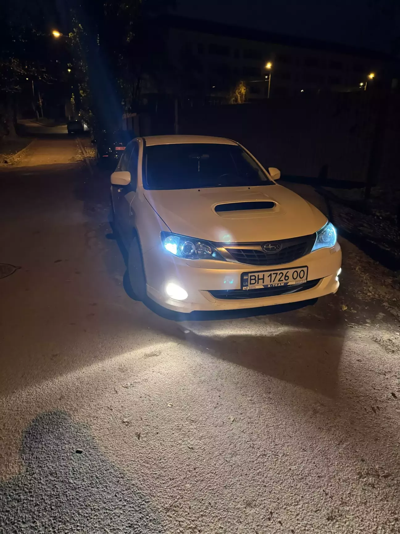 Треба ще потестити на трасі в плані охолодження в холодну пору року. В принципі різниці поки ніякої в експлуатації, можливо доставлю якусь сітку власноруч. Комплекти бачив на Ebay в Штатах. В нас глухо. Мб щось друкану на 3д принтері.