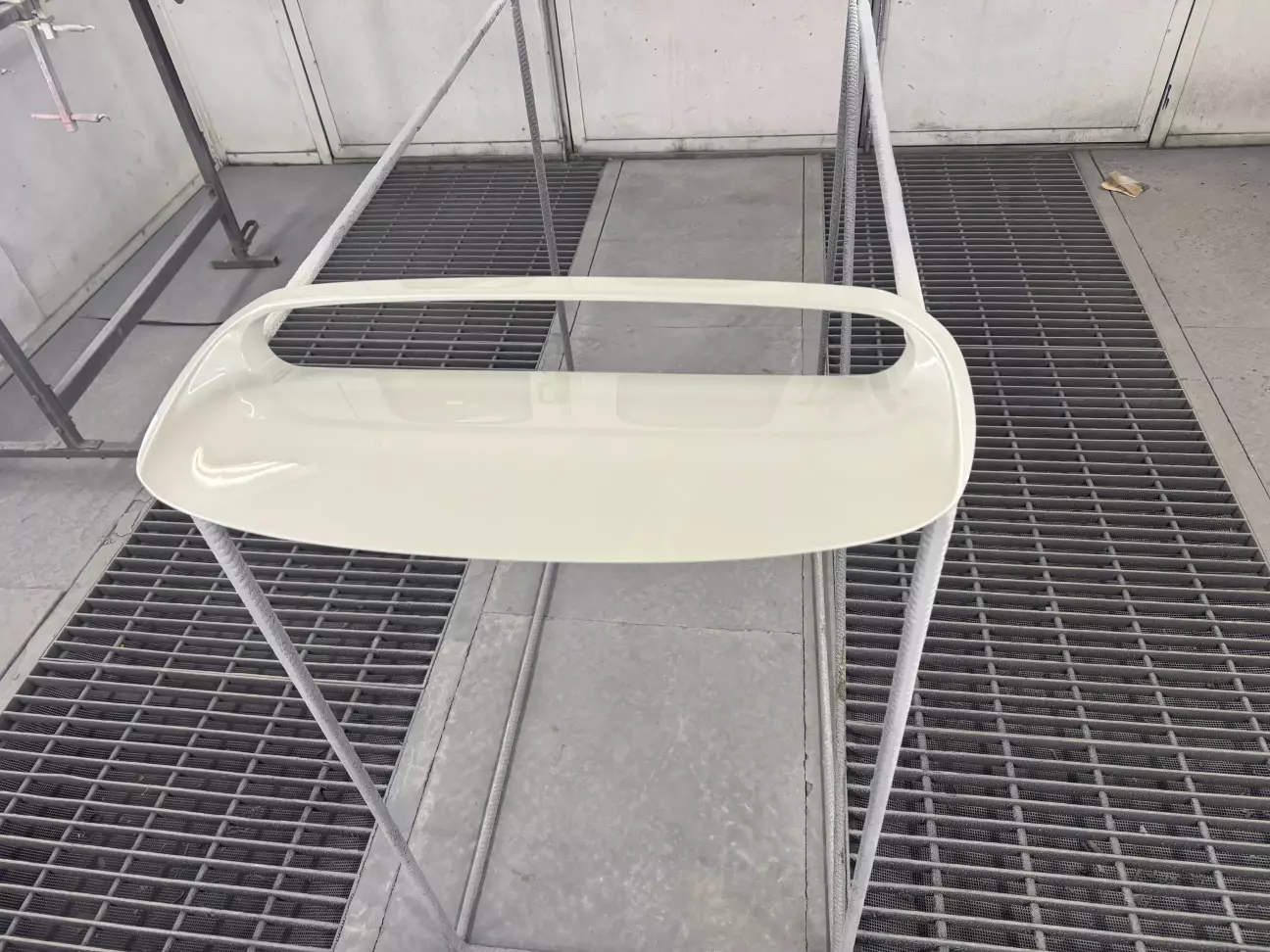 Нагадує стульчик унітазу :)