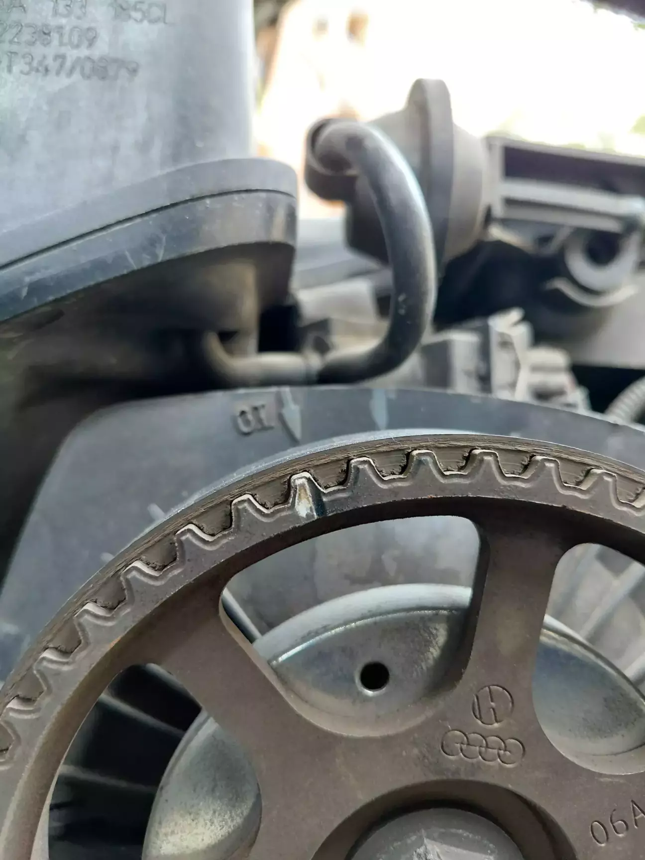 Метки на шкиве распредвала и задней пластиковой крышке ремня ГРМ