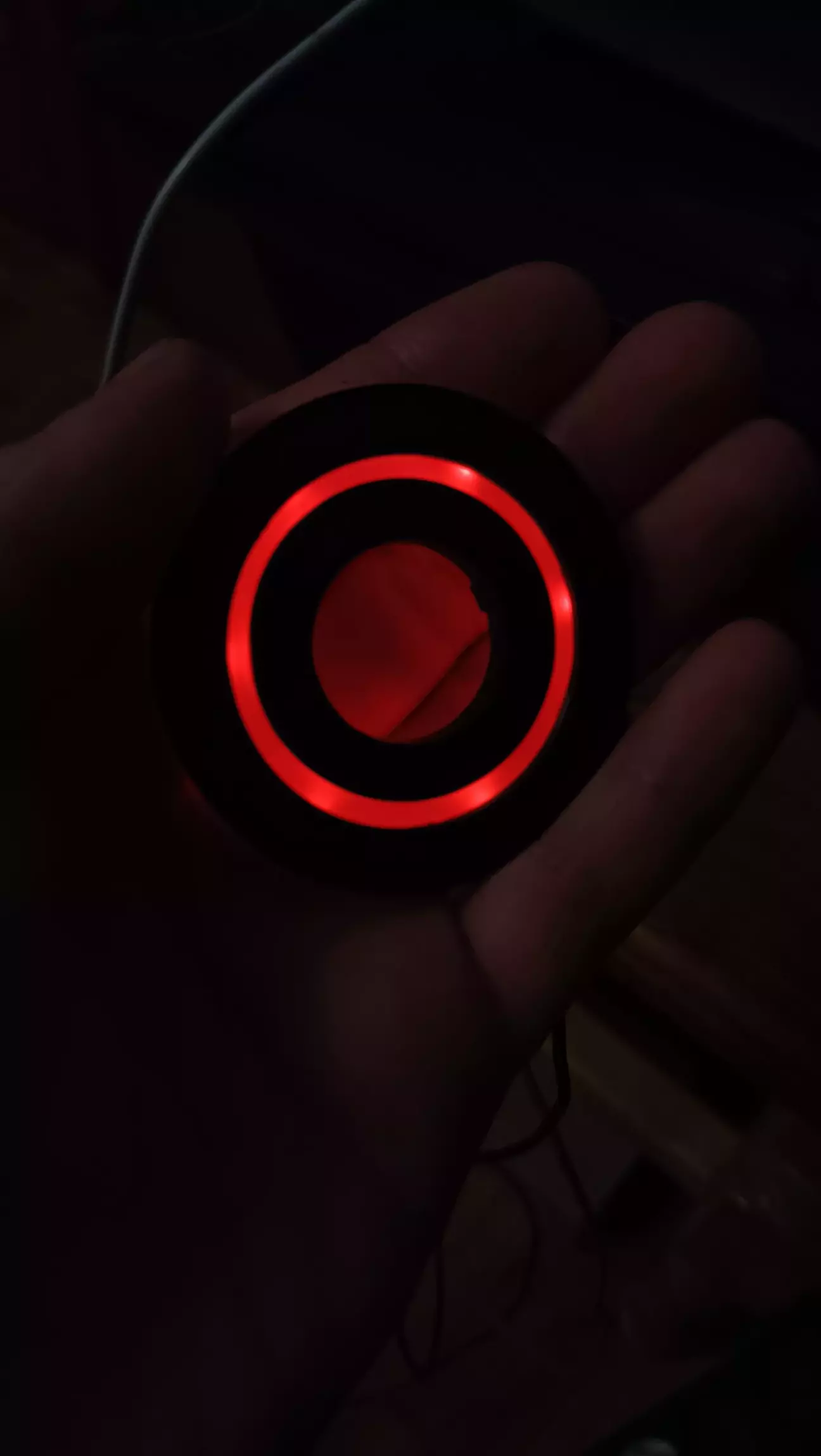 Як результат, майже рівномірно розсіяне світло