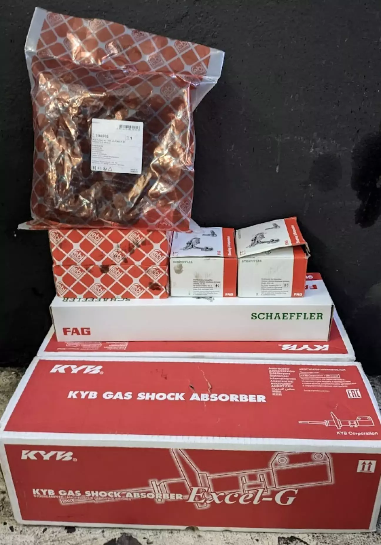 Нова купка деталей до встановлення