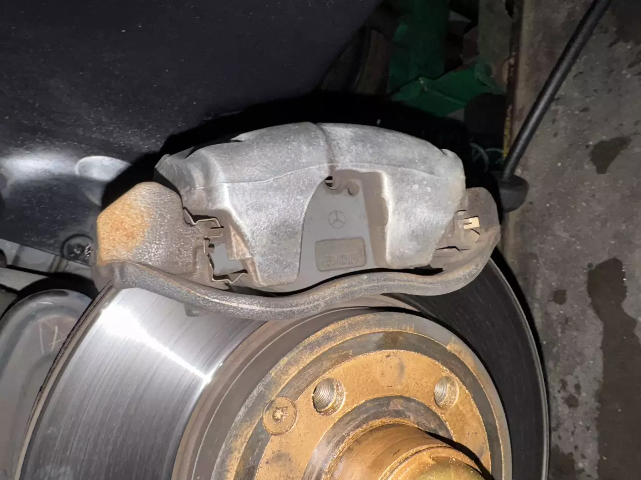 Стояли оригинальные диски и колодки ,впрочем как и всегда,когда что то меняю.