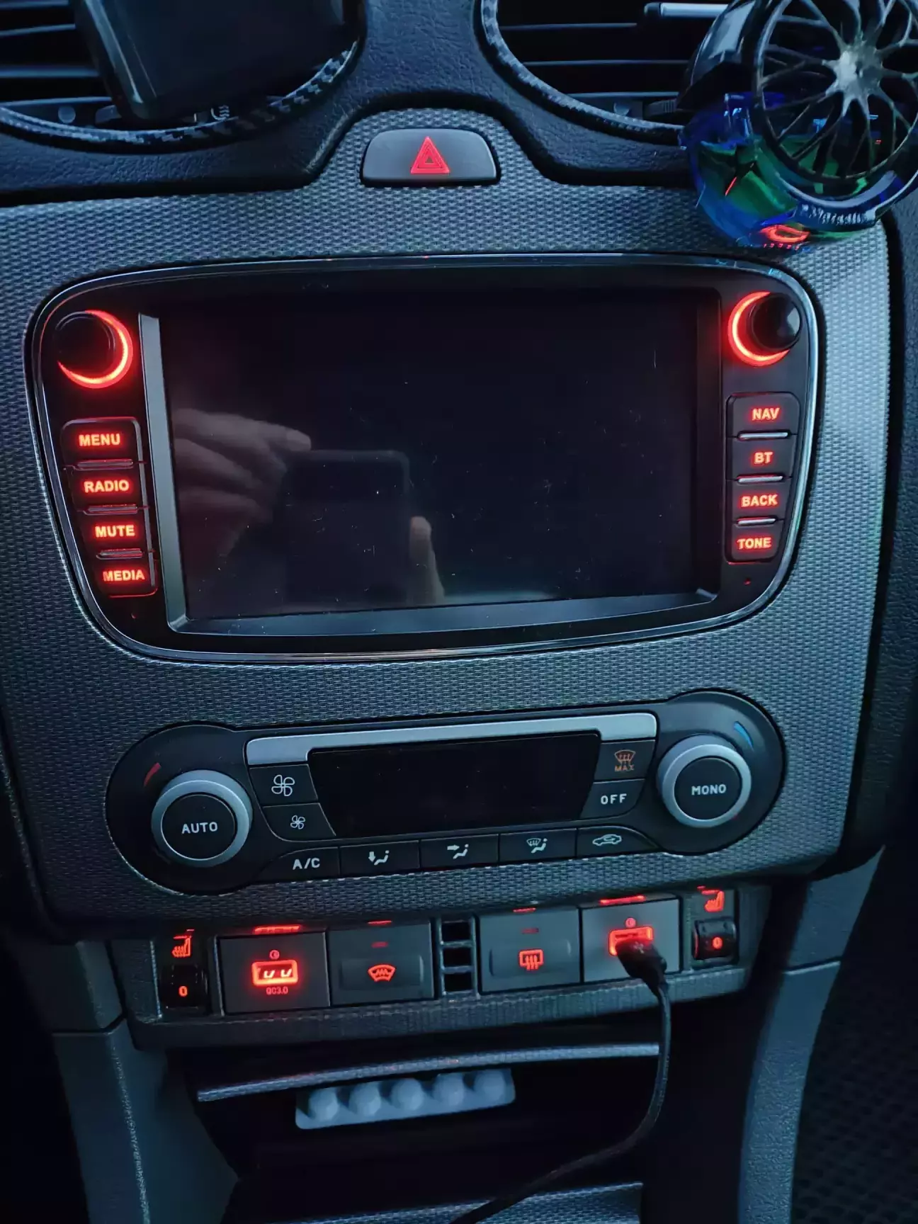 Ось так виглядала магнітола , клімат взагалі не подавав признаків життя