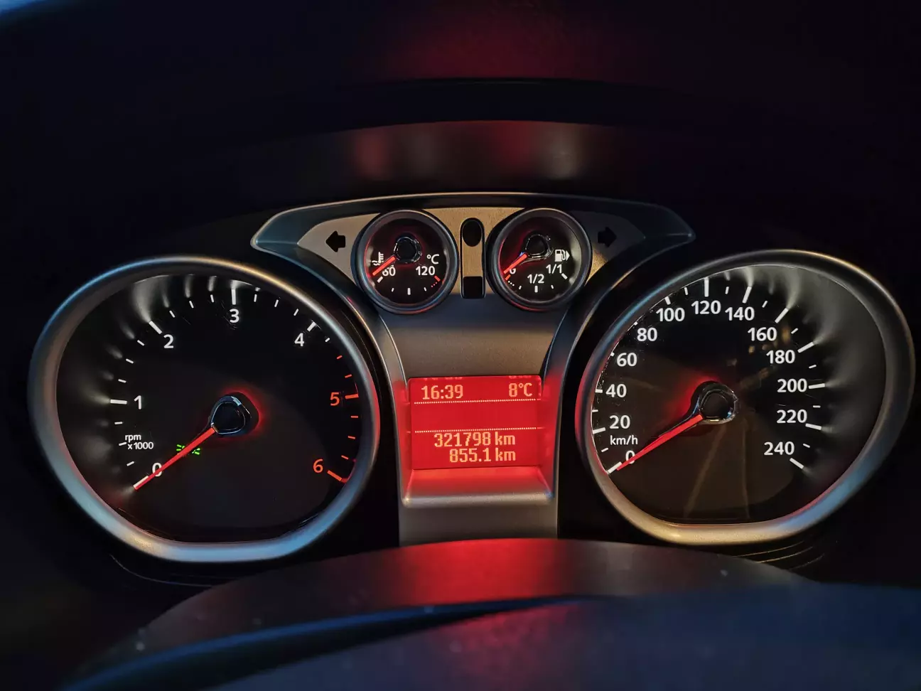 Приблизно так працювала приборка , підсвітка є - стрілки не рухаються