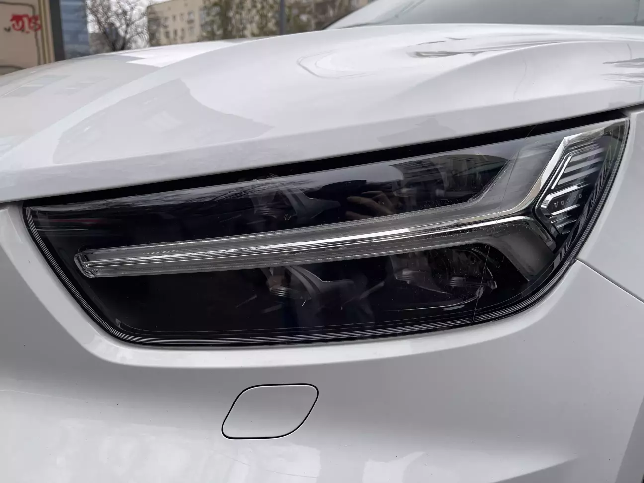 Стара фара під плівкою з мікро тріщинками (2)